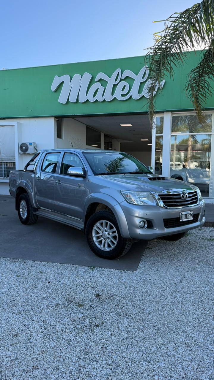 TOYOTA - HILUX  SRX  4X4  3.0 - MANUAL  - 2015